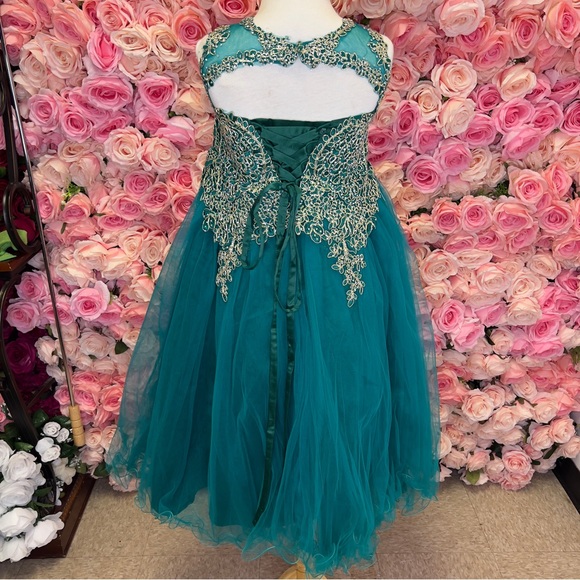 Little Girls Tea Length Emerald Dress - Picture 7 of 7